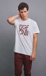 Футболка с логотипом