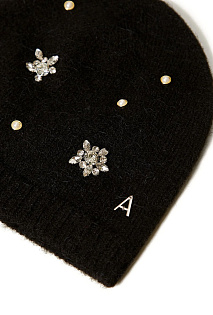Шапка со стразами и жемчугом