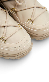 Мунбуты на шнуровке