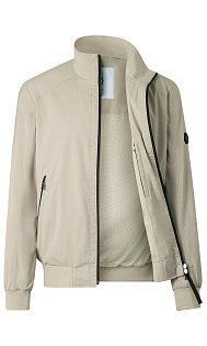 Куртка с воротником-стойкой