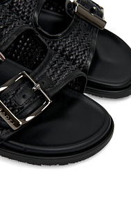 Плетеные шлепанцы