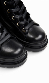 Ботинки из кожи