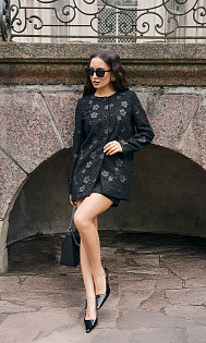 Пальто с декором и блеском