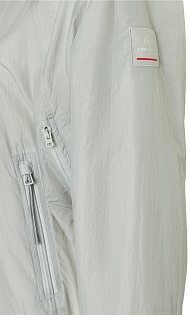 Легкая куртка