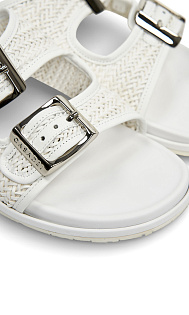 Плетеные шлепанцы