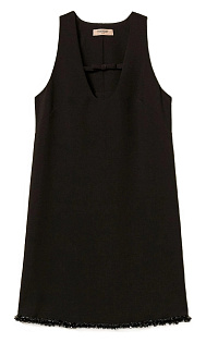 Платье с вырезом и пайетками