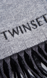 Палантин с геометрическим рисунком