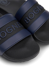 Шлепанцы с логотипом