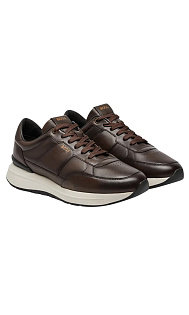 Кроссовки с логотипом