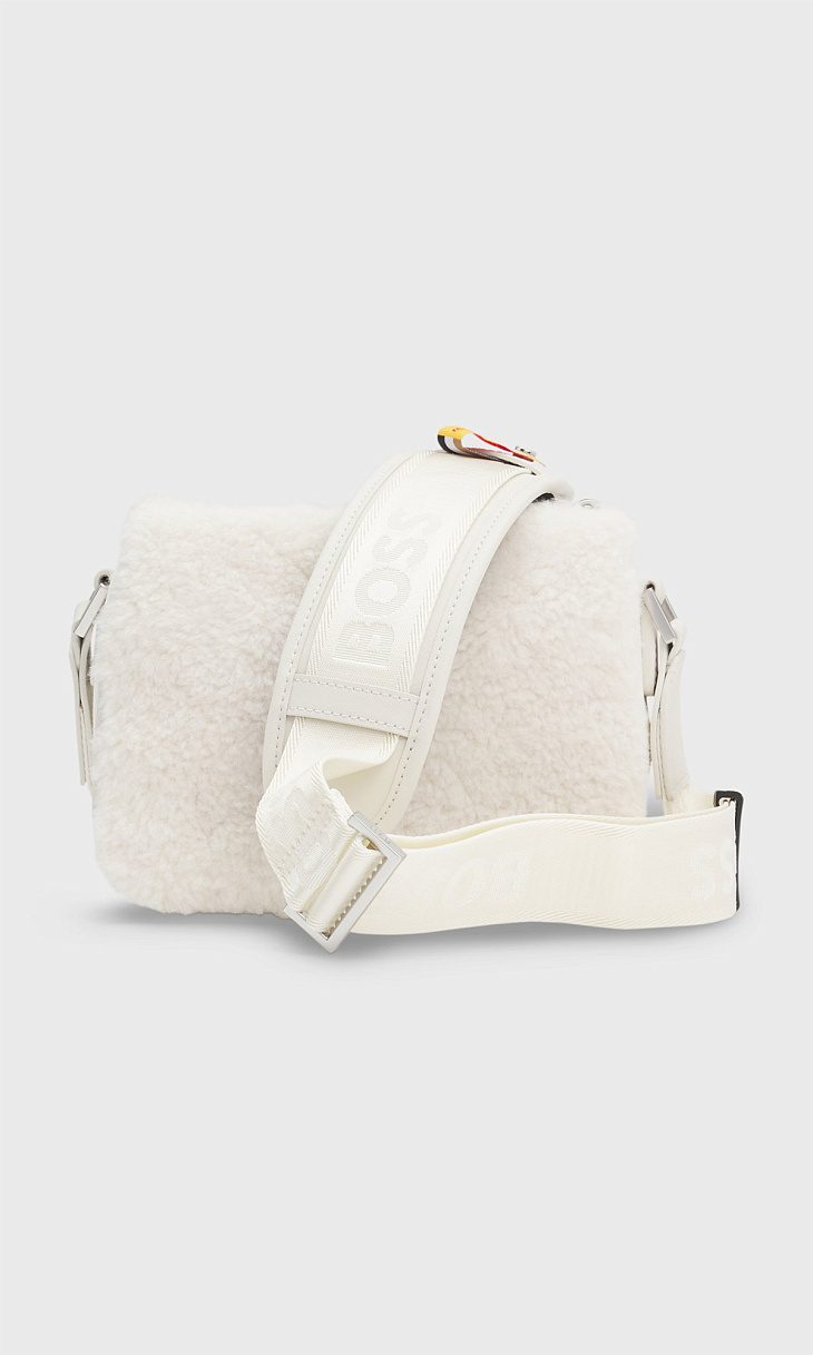 HUGO BOSS: Сумка с мехом