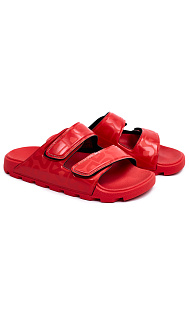 Шлепанцы с логотипом