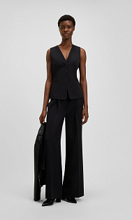 Костюмный жилет