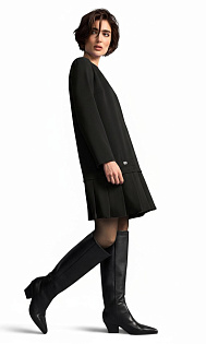 Платье с плиссированной юбкой