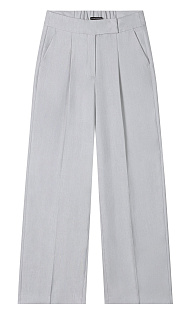 Широкие брюки с защипами