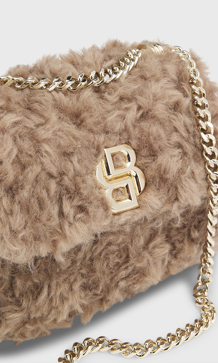 HUGO BOSS: Сумка с мехом
