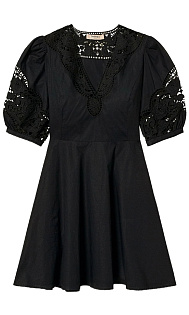 Платье с вышивкой