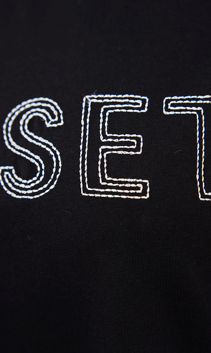 TWINSET: Футболка с вышивкой