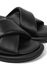 Шлепанцы из кожи