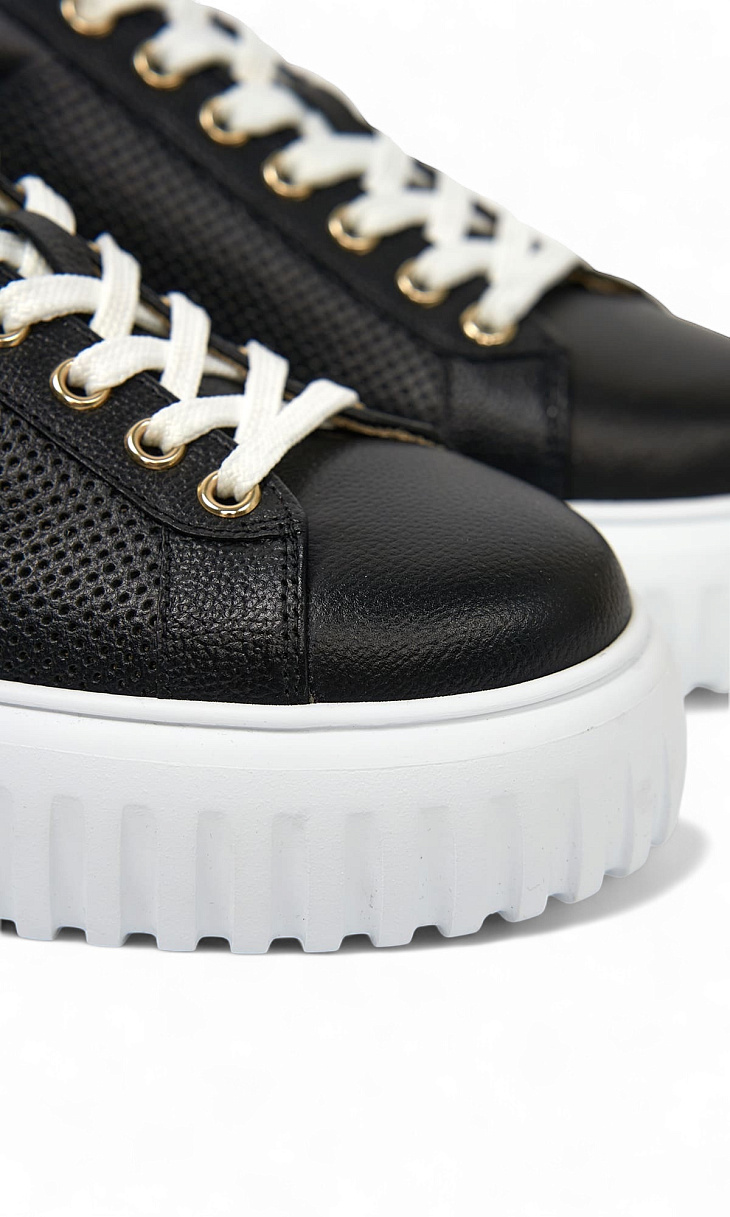 BOGNER: Кеды из кожи