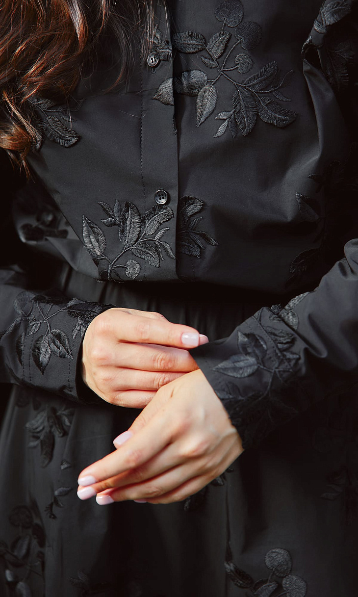 RIANI: Рубашка с вышивкой