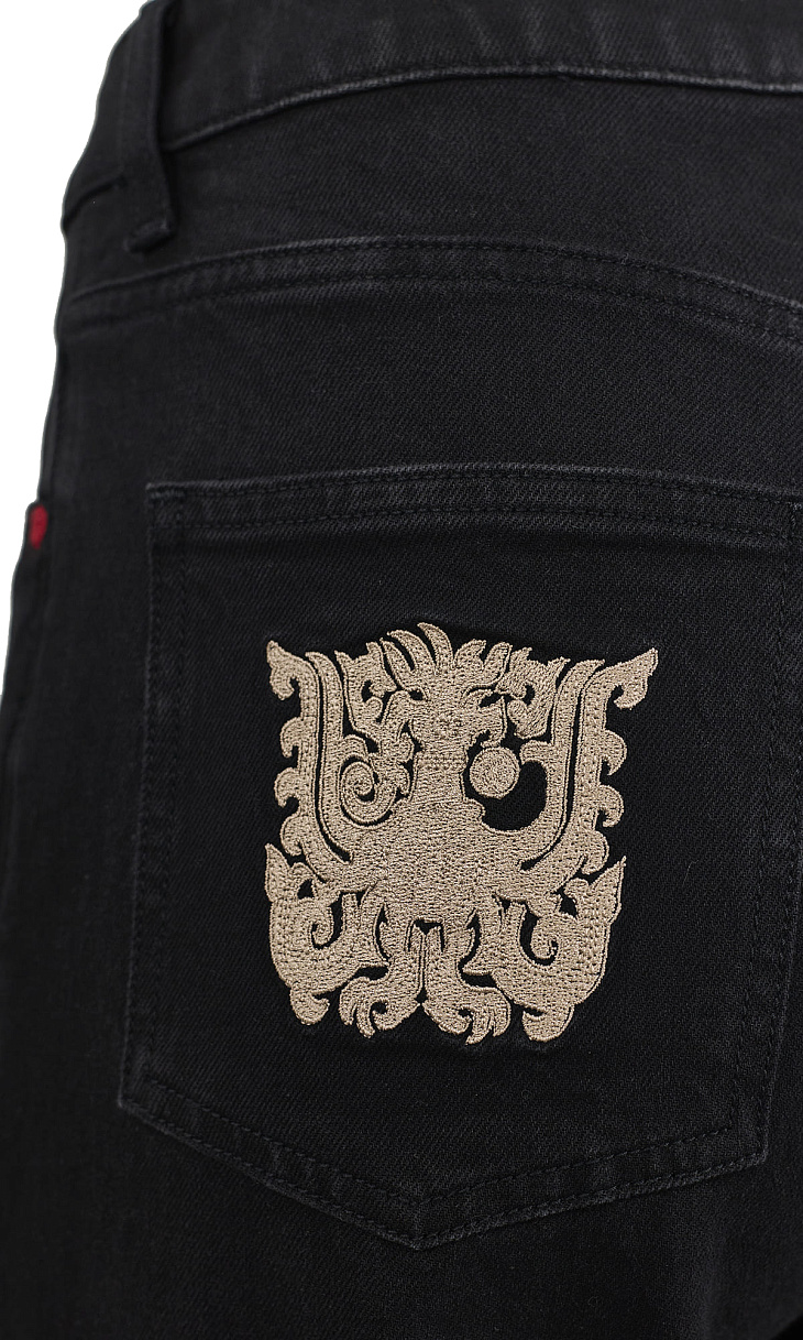 HUGO BOSS: Джинсы с нашивкой