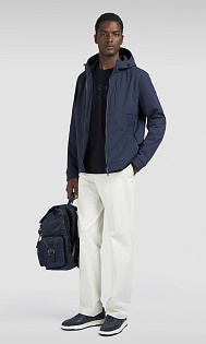 Футболка с логотипом